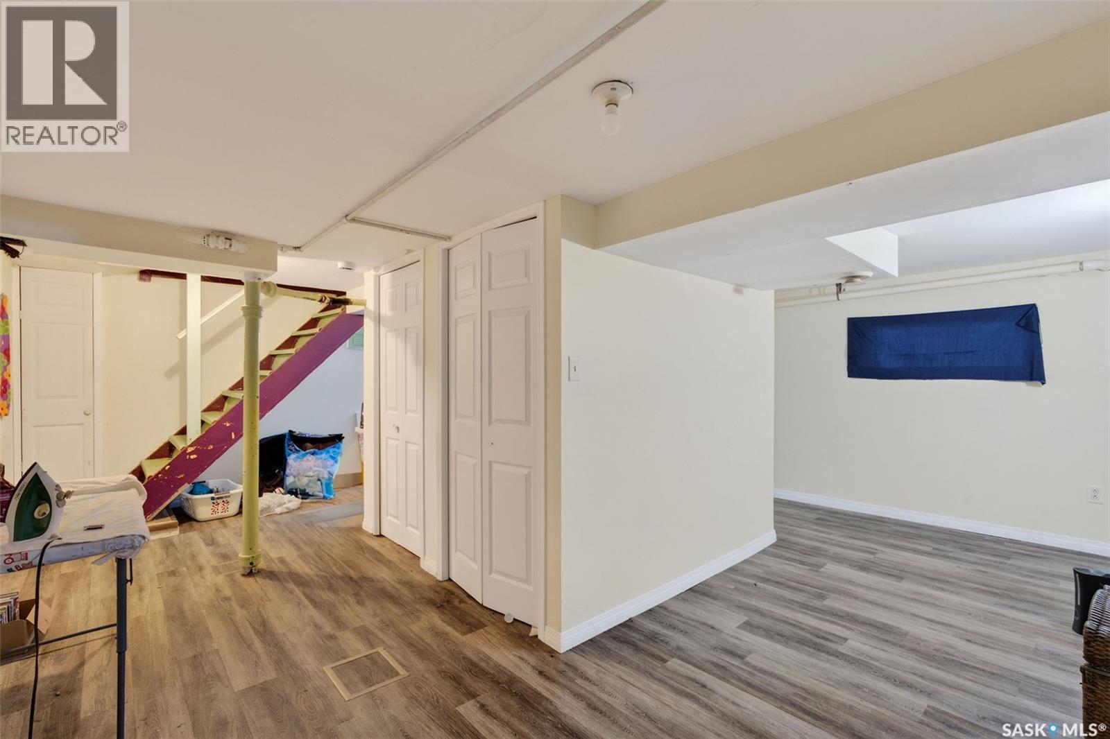 209 V Avenue S, Saskatoon, SK - Indoor