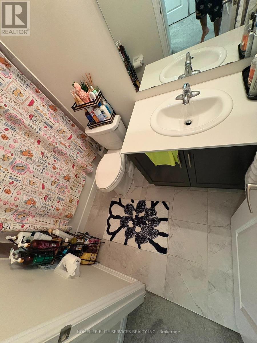 485 Beresford Path, Oshawa, ON - Indoor Photo Showing Bathroom