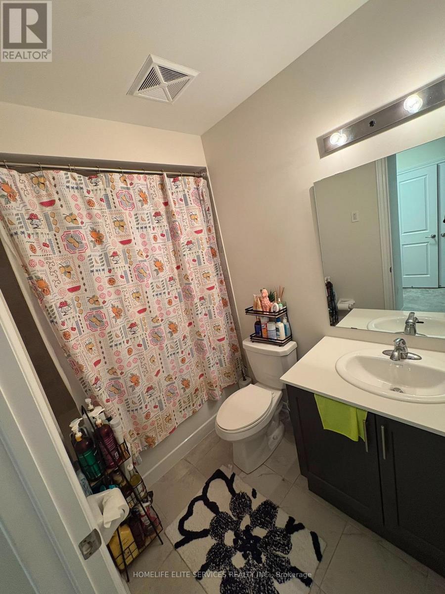 485 Beresford Path, Oshawa, ON - Indoor Photo Showing Bathroom