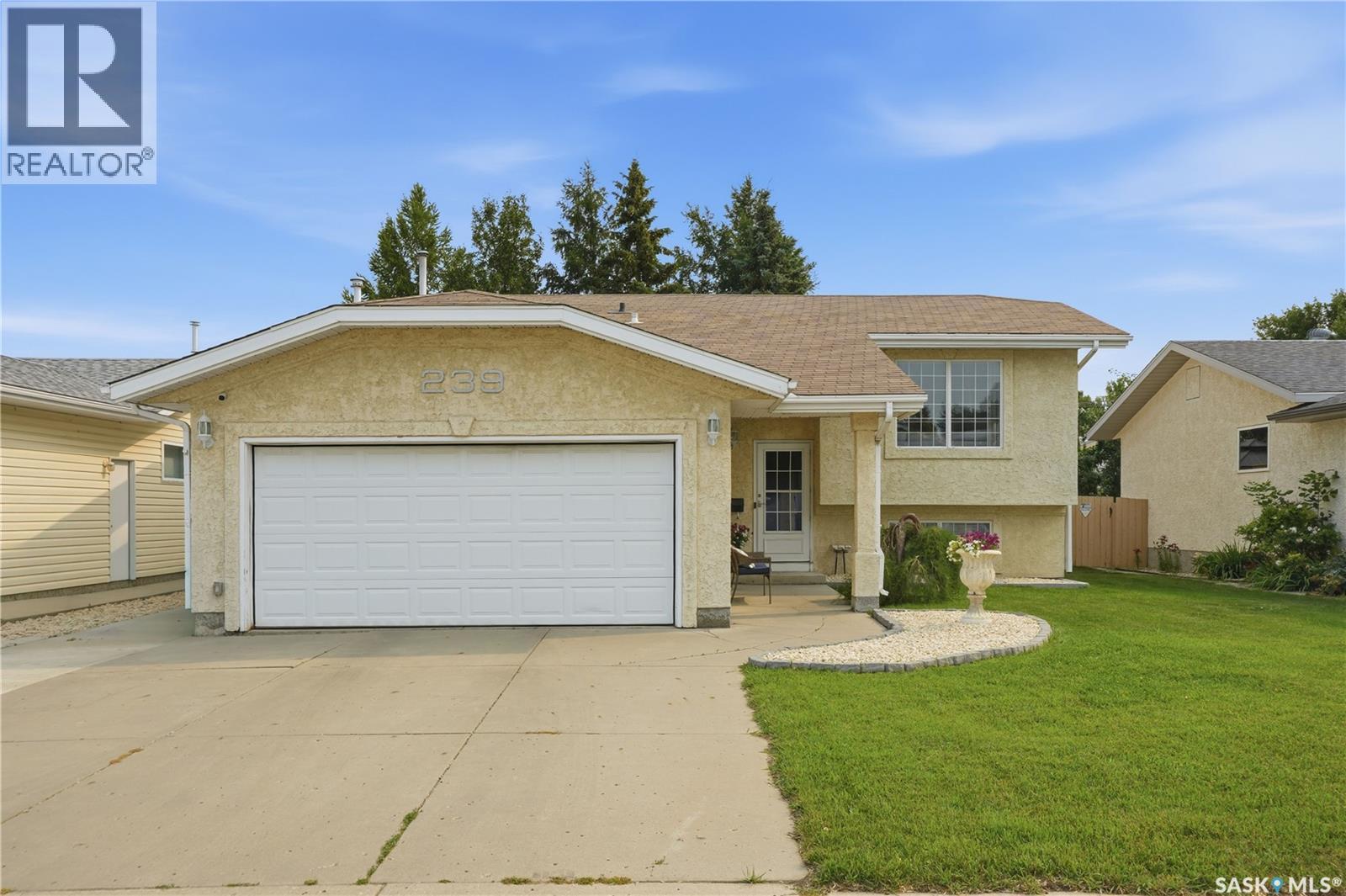 239 Manning Crescent, Saskatoon, SK - Outdoor