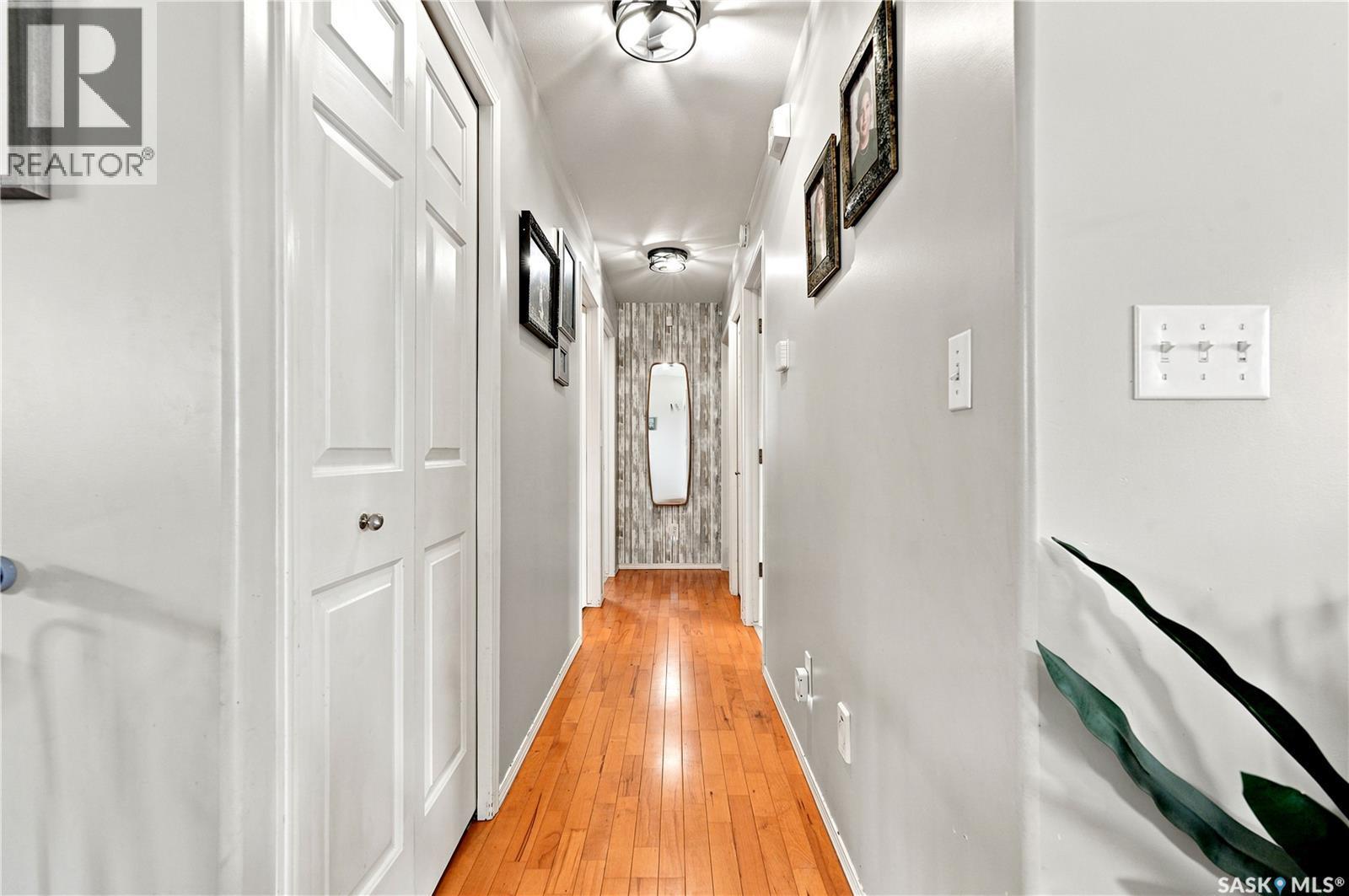 239 Manning Crescent, Saskatoon, SK - Indoor Photo Showing Other Room