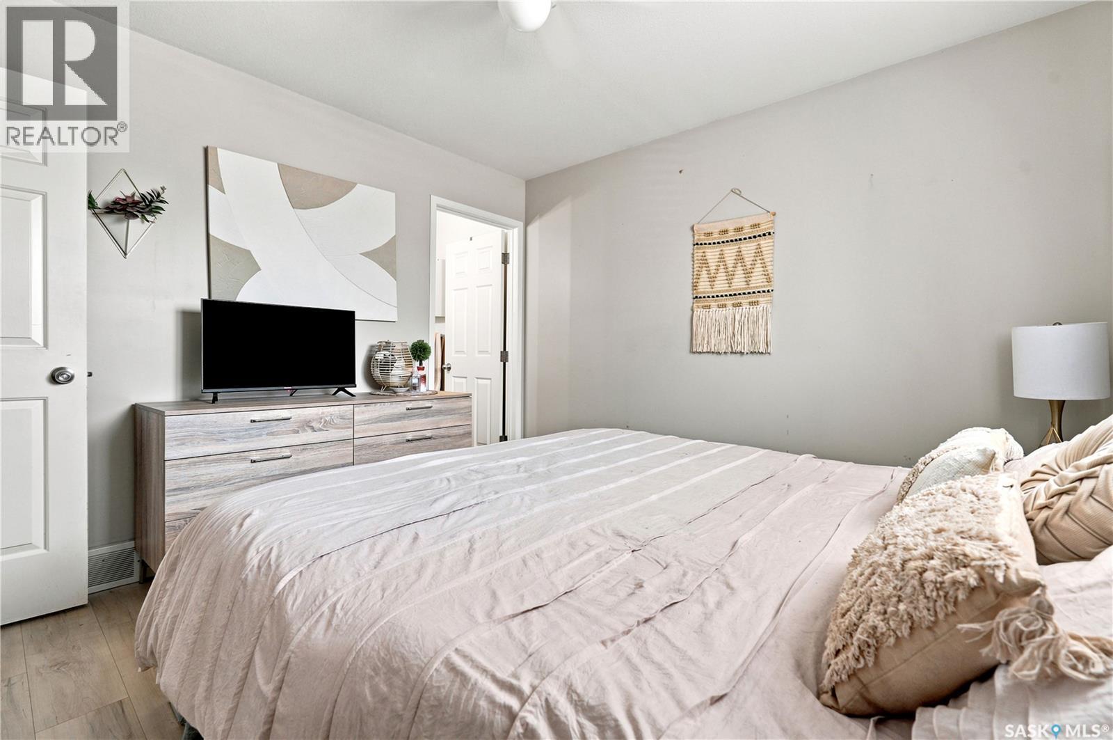 239 Manning Crescent, Saskatoon, SK - Indoor Photo Showing Bedroom