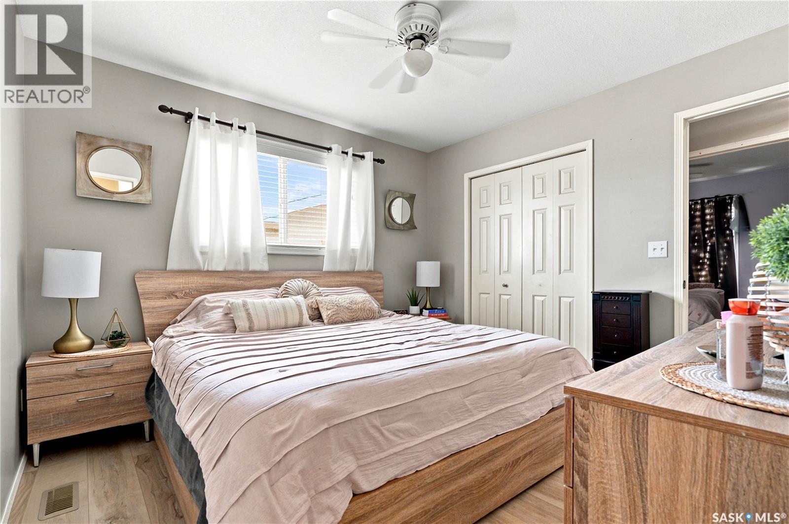 239 Manning Crescent, Saskatoon, SK - Indoor Photo Showing Bedroom
