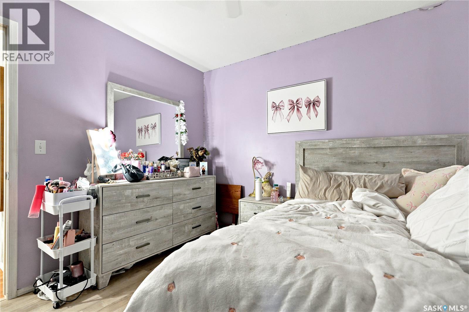 239 Manning Crescent, Saskatoon, SK - Indoor Photo Showing Bedroom
