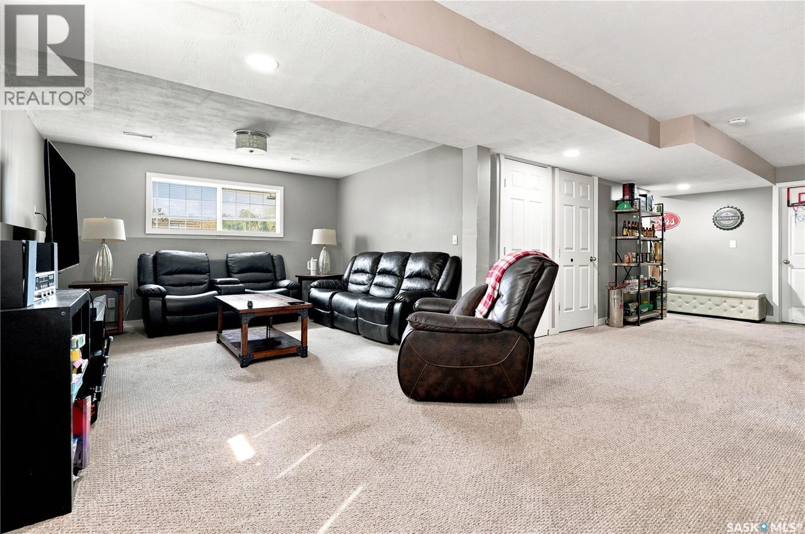 239 Manning Crescent, Saskatoon, SK - Indoor