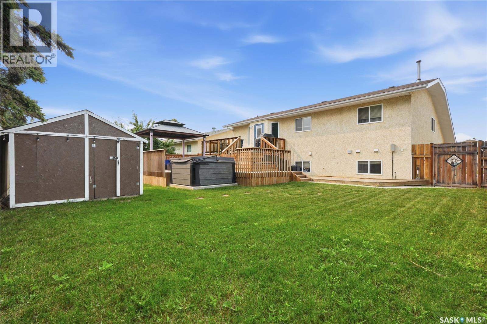 239 Manning Crescent, Saskatoon, SK - Outdoor With Exterior