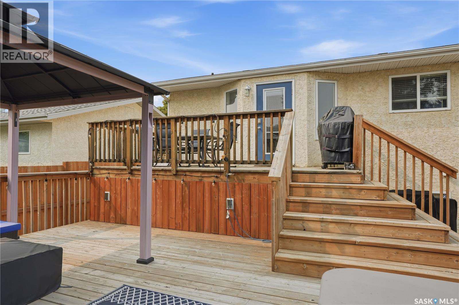 239 Manning Crescent, Saskatoon, SK - Outdoor With Deck Patio Veranda With Exterior