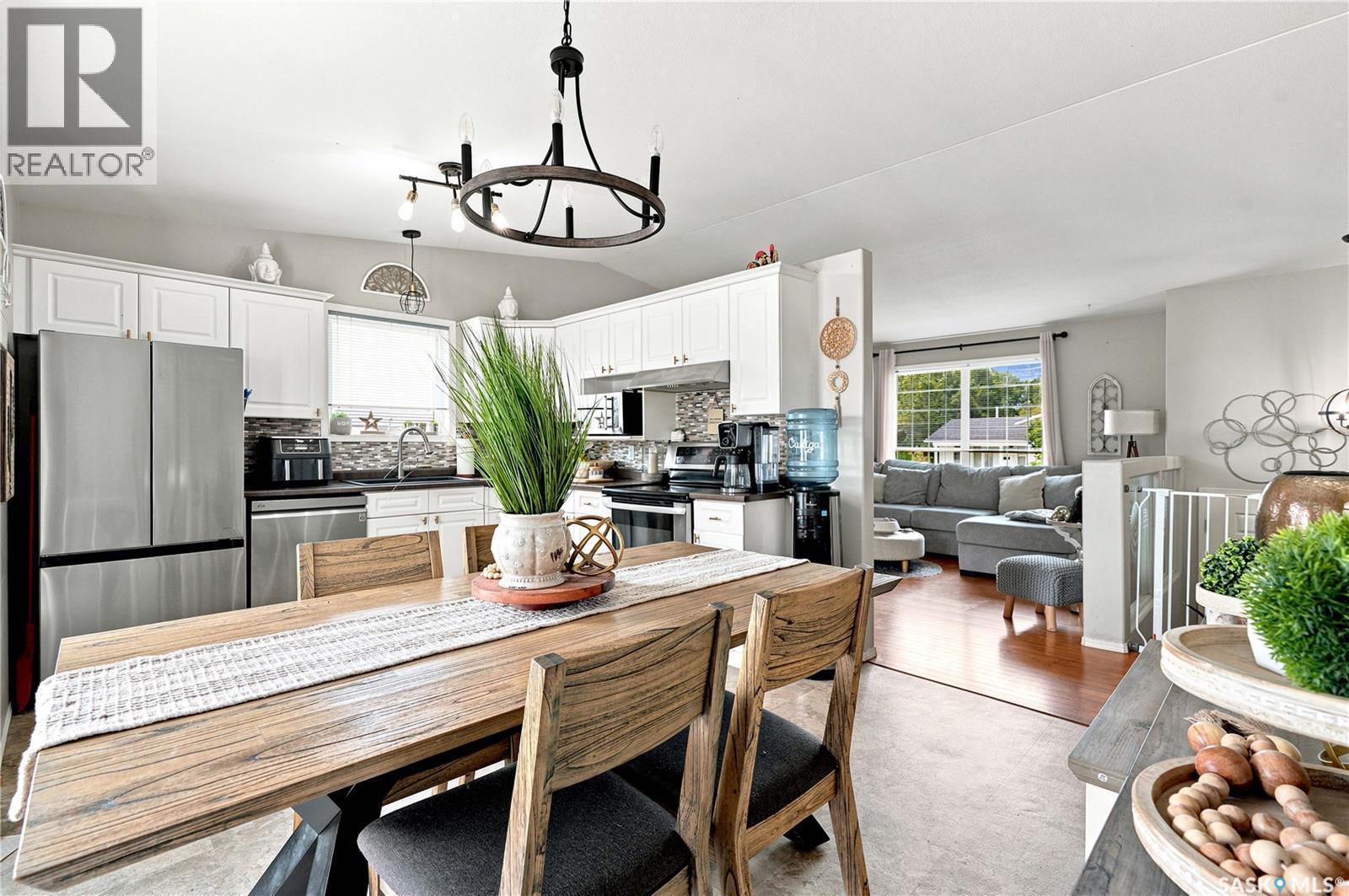 239 Manning Crescent, Saskatoon, SK - Indoor