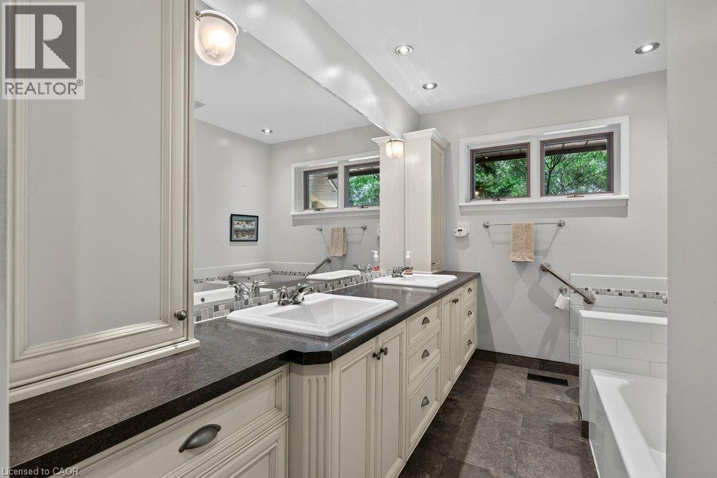 updated accessible bathroom - 44 Colquhoun Crescent, Hamilton, ON - Indoor Photo Showing Bathroom