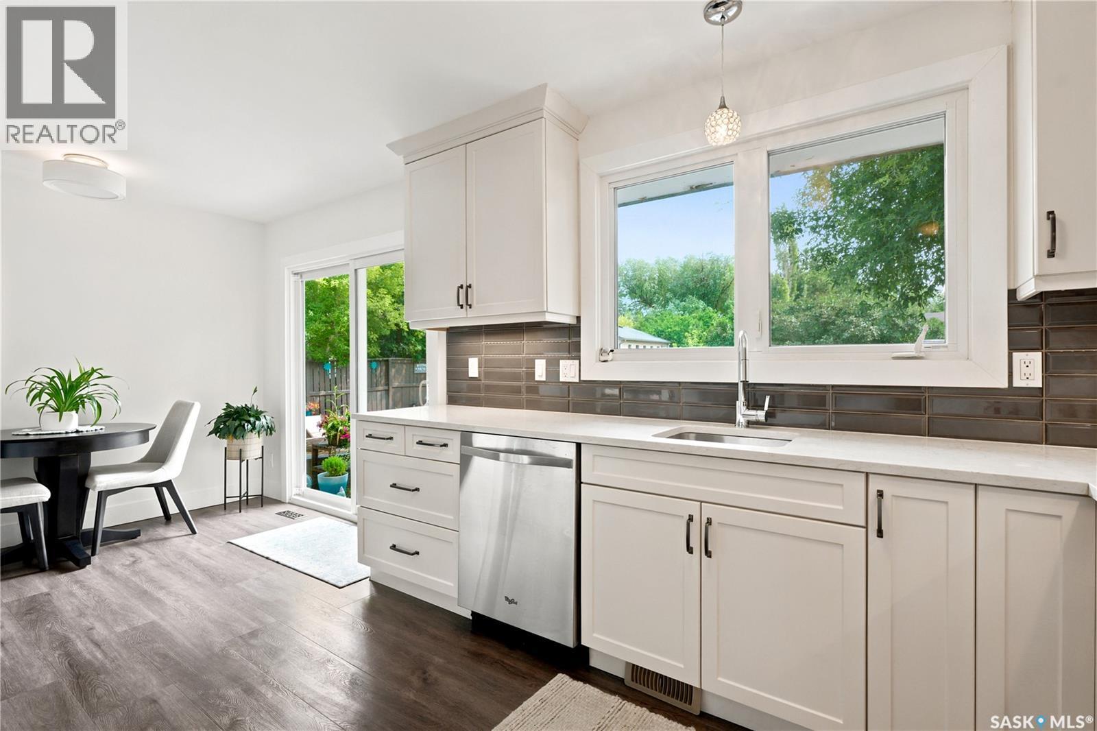 116 Mcmaster Crescent, Saskatoon, SK - Indoor Photo Showing Kitchen