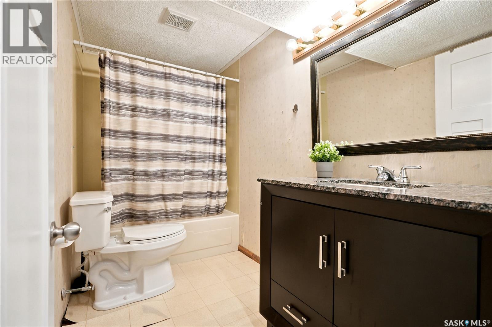 116 Mcmaster Crescent, Saskatoon, SK - Indoor Photo Showing Bathroom
