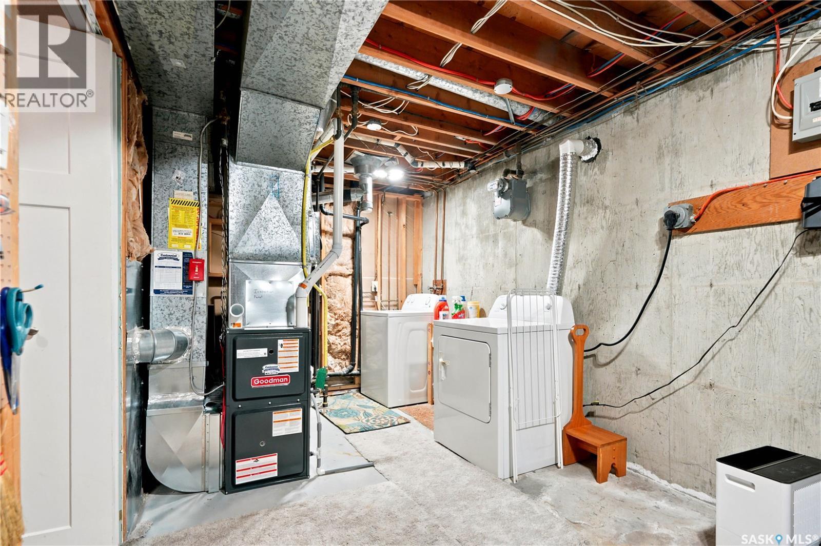 116 Mcmaster Crescent, Saskatoon, SK - Indoor Photo Showing Laundry Room