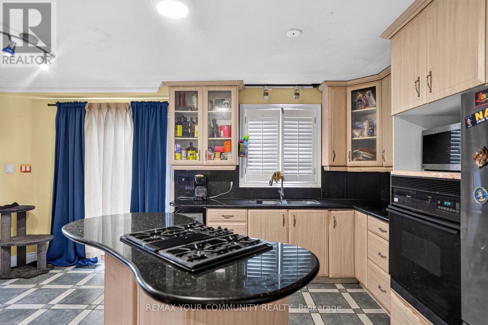 79 Westhampton Drive, Vaughan, ON - Indoor Photo Showing Kitchen