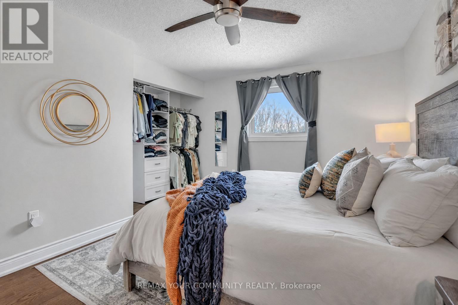 92 Sandringham Drive, Barrie, ON - Indoor Photo Showing Bedroom