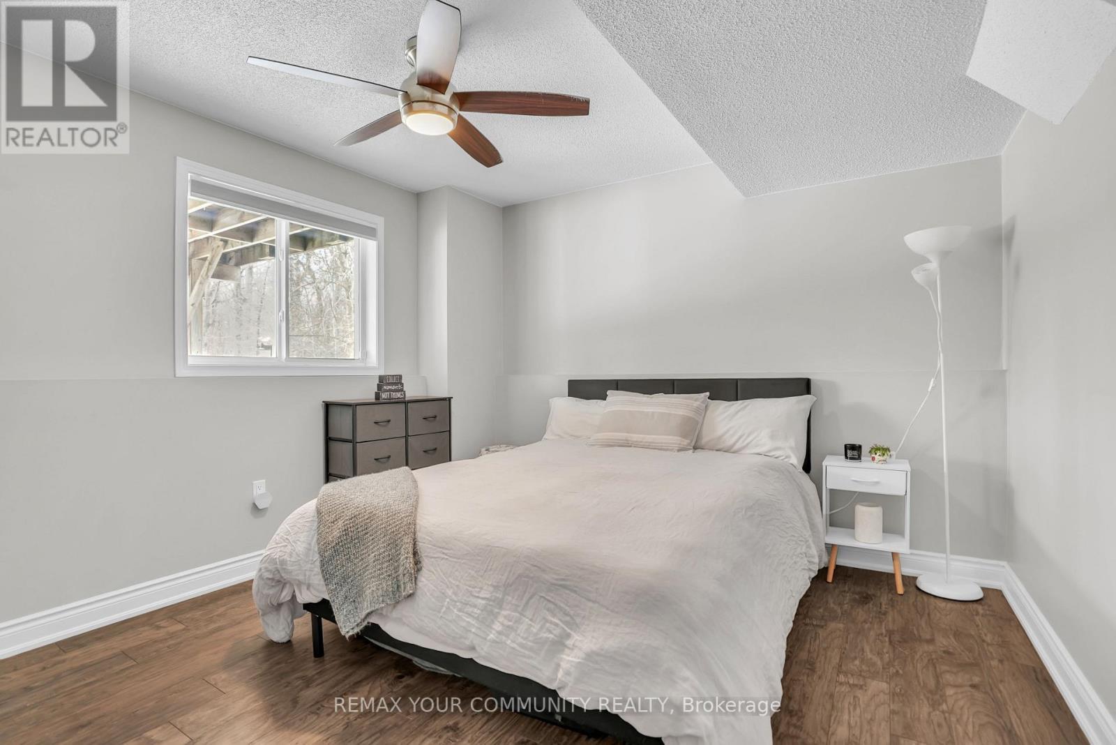 92 Sandringham Drive, Barrie, ON - Indoor Photo Showing Bedroom