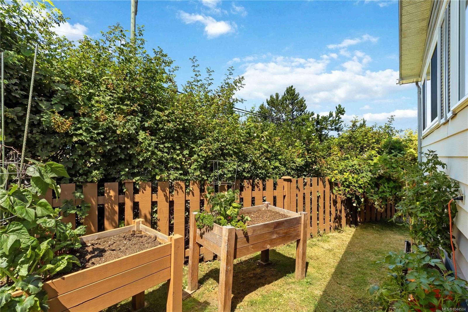 #6-158 Cooper Rd, View Royal, BC