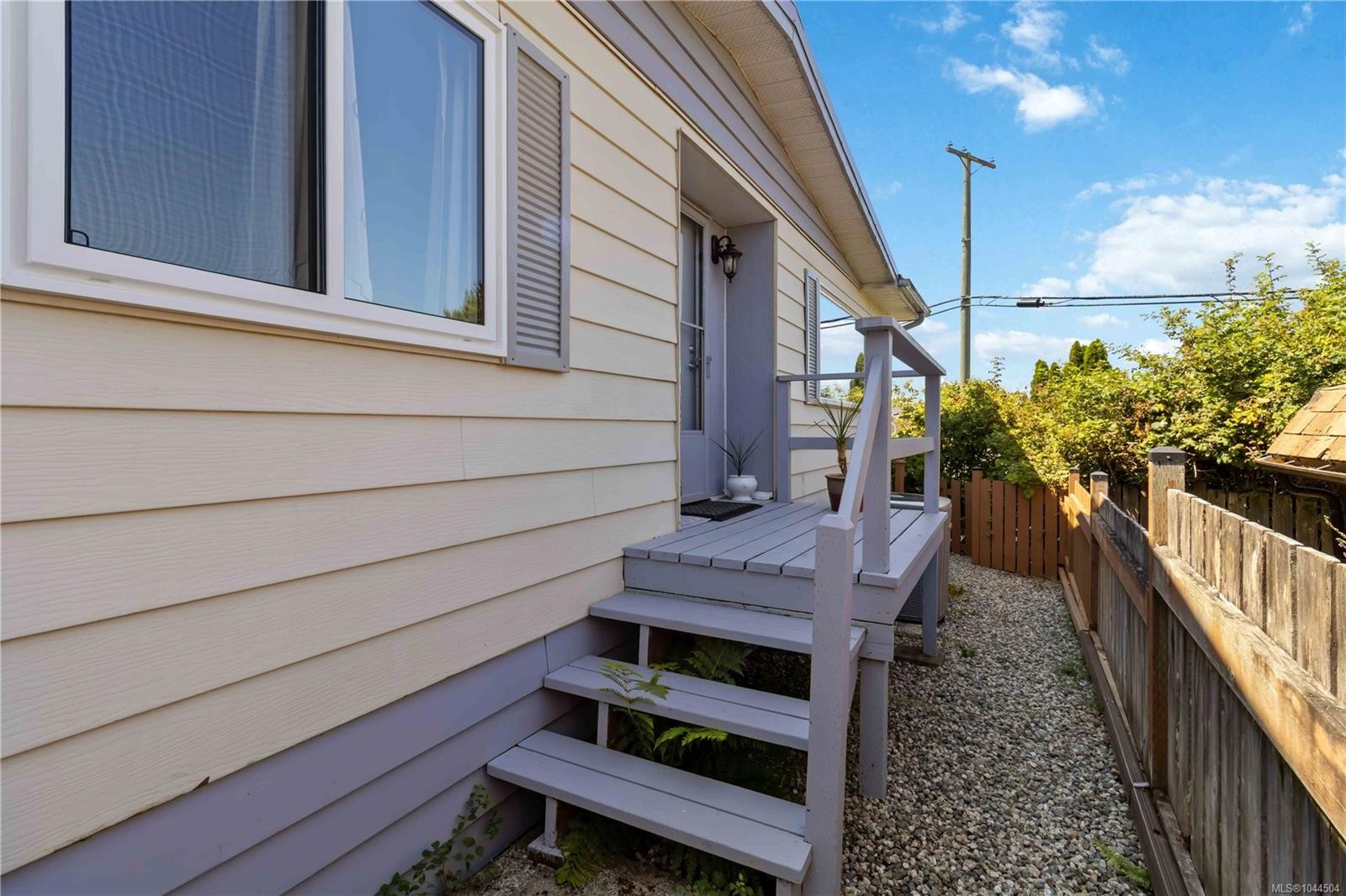 #6-158 Cooper Rd, View Royal, BC