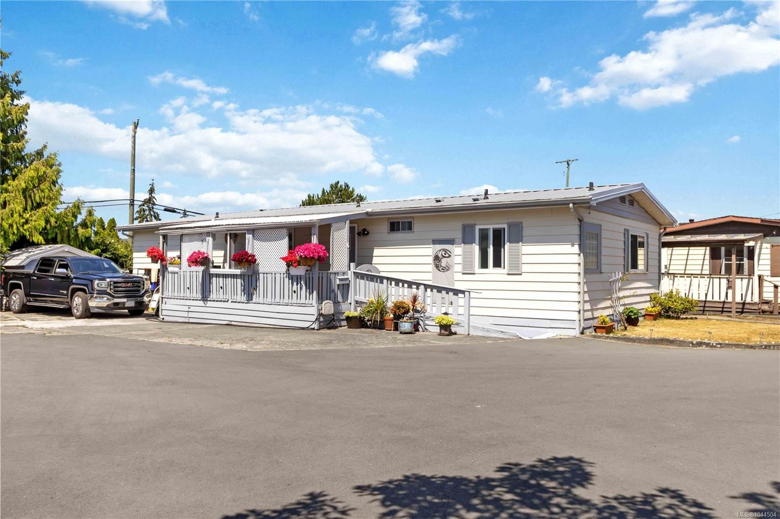 #6-158 Cooper Rd, View Royal, BC