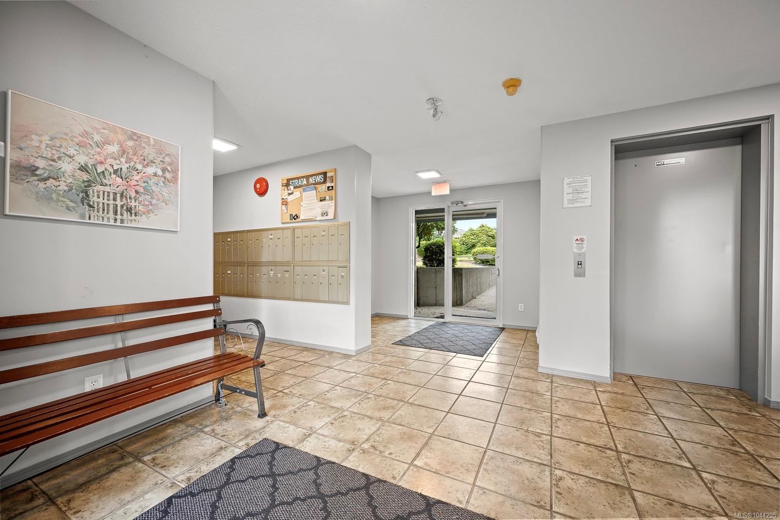 #203B-698 Aspen Rd, Comox, BC - Indoor Photo Showing Other Room