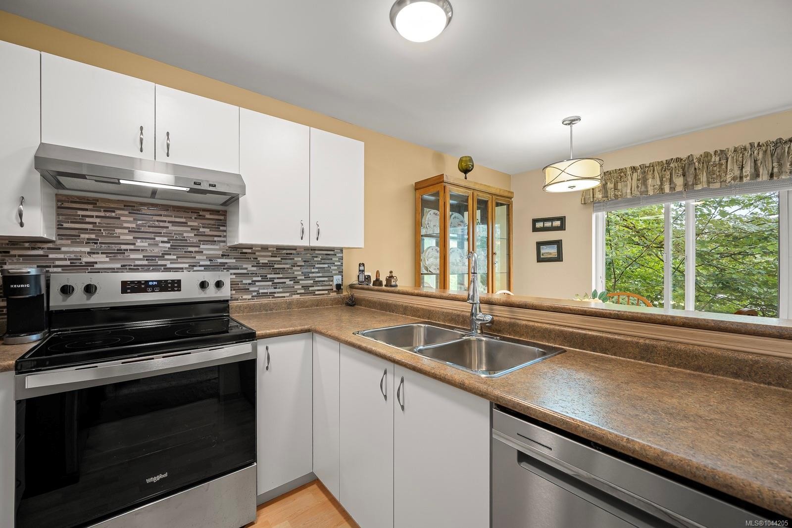 #203B-698 Aspen Rd, Comox, BC - Indoor Photo Showing Kitchen With Double Sink