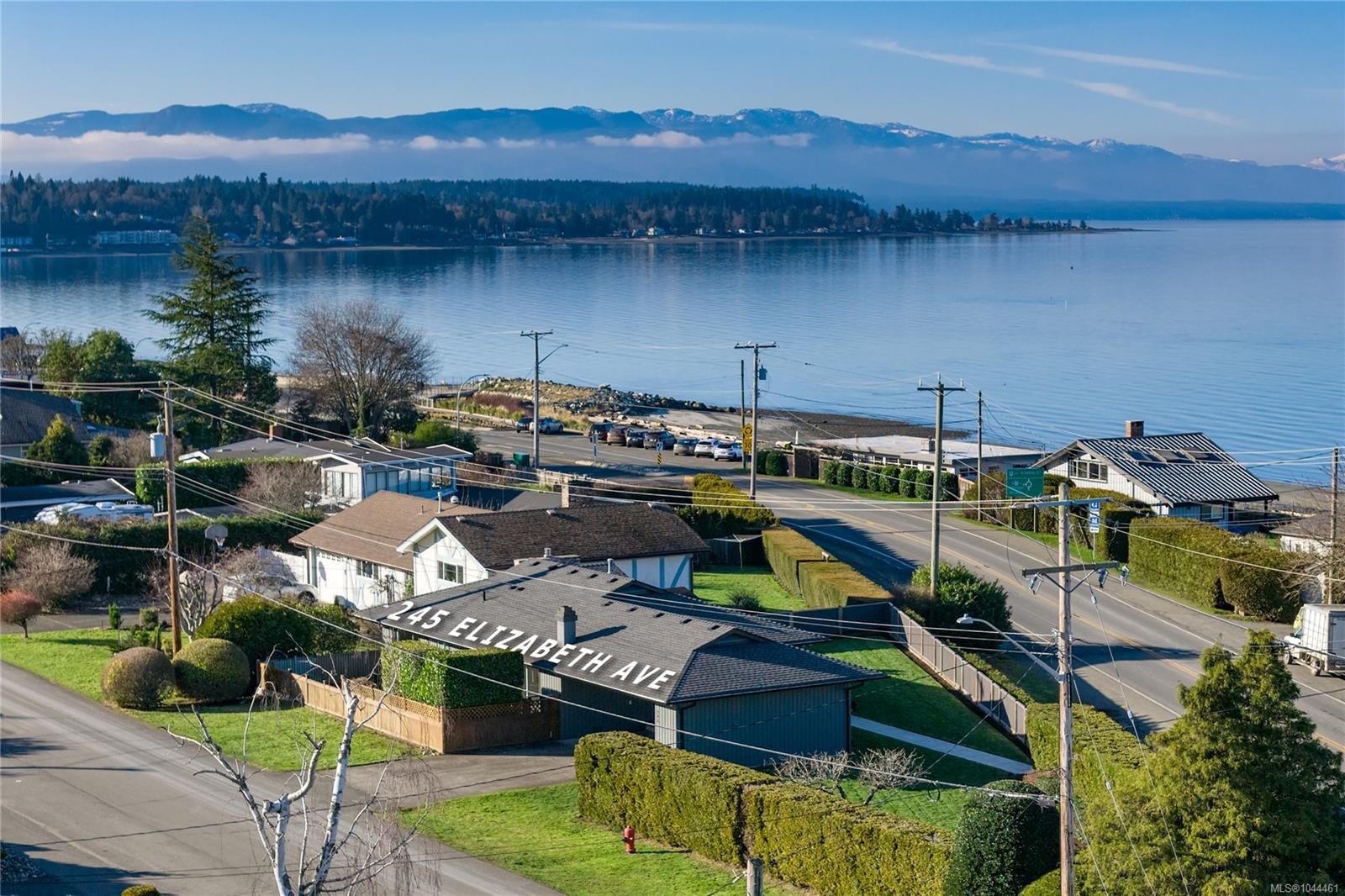 245 Elizabeth Ave, Qualicum Beach, BC