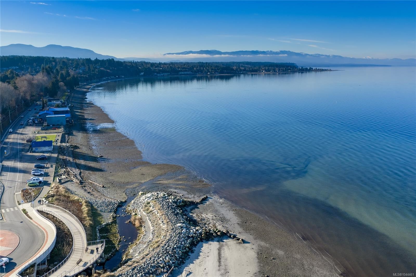 245 Elizabeth Ave, Qualicum Beach, BC