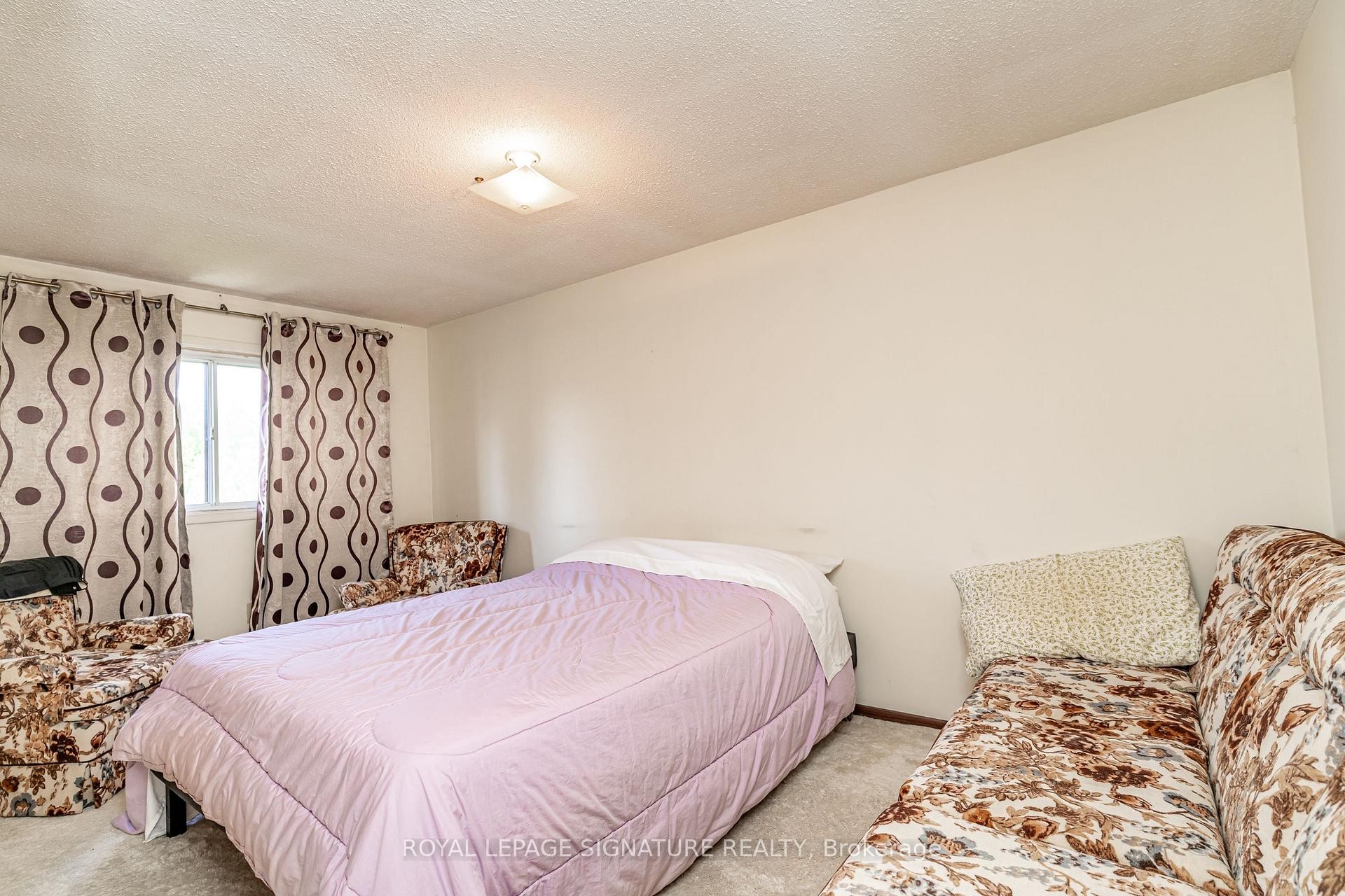 4040 Silverhaze Road, Mississauga, ON - Indoor Photo Showing Bedroom