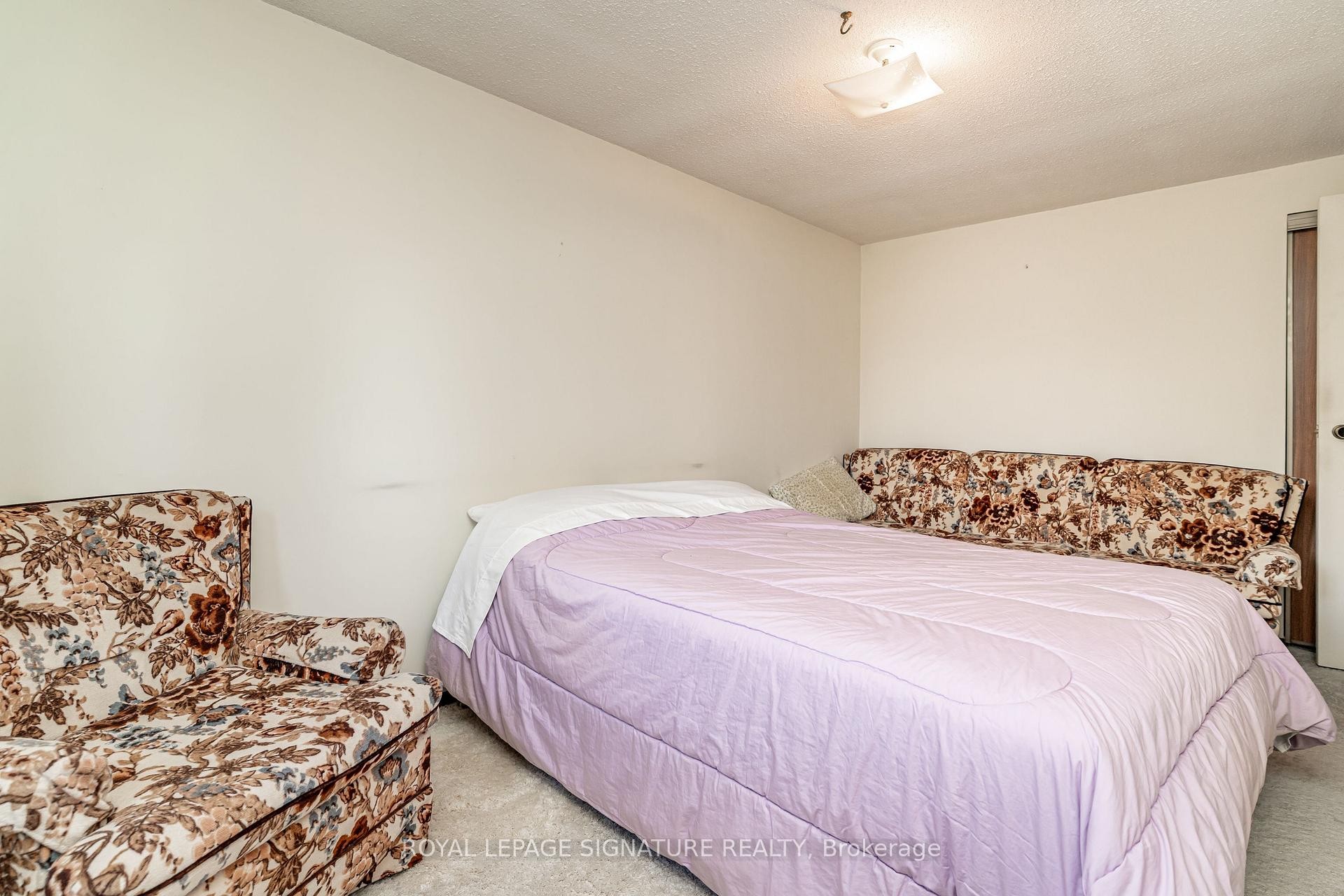 4040 Silverhaze Road, Mississauga, ON - Indoor Photo Showing Bedroom