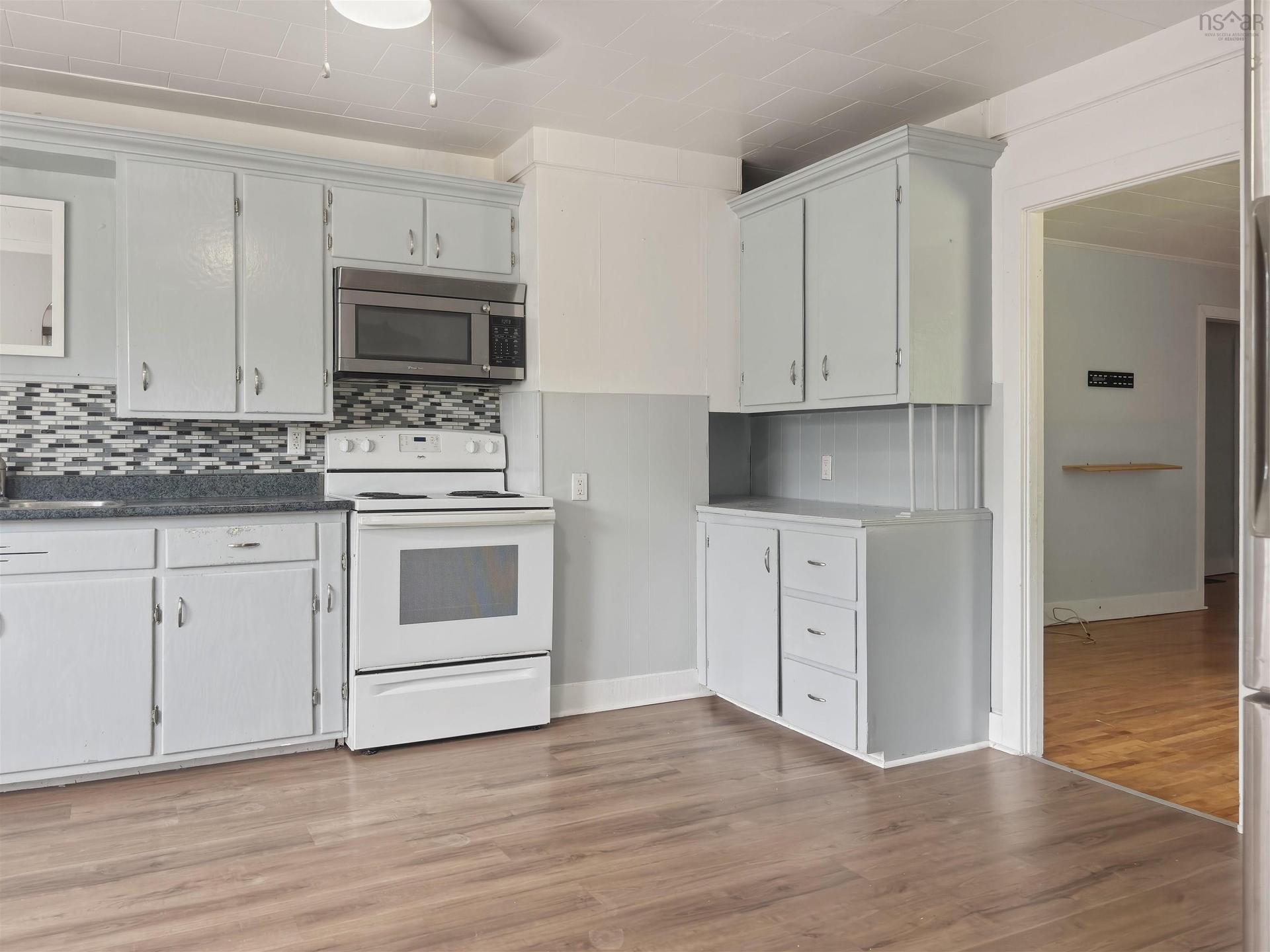 119 Pier Road, Parrsboro, NS - Indoor Photo Showing Kitchen