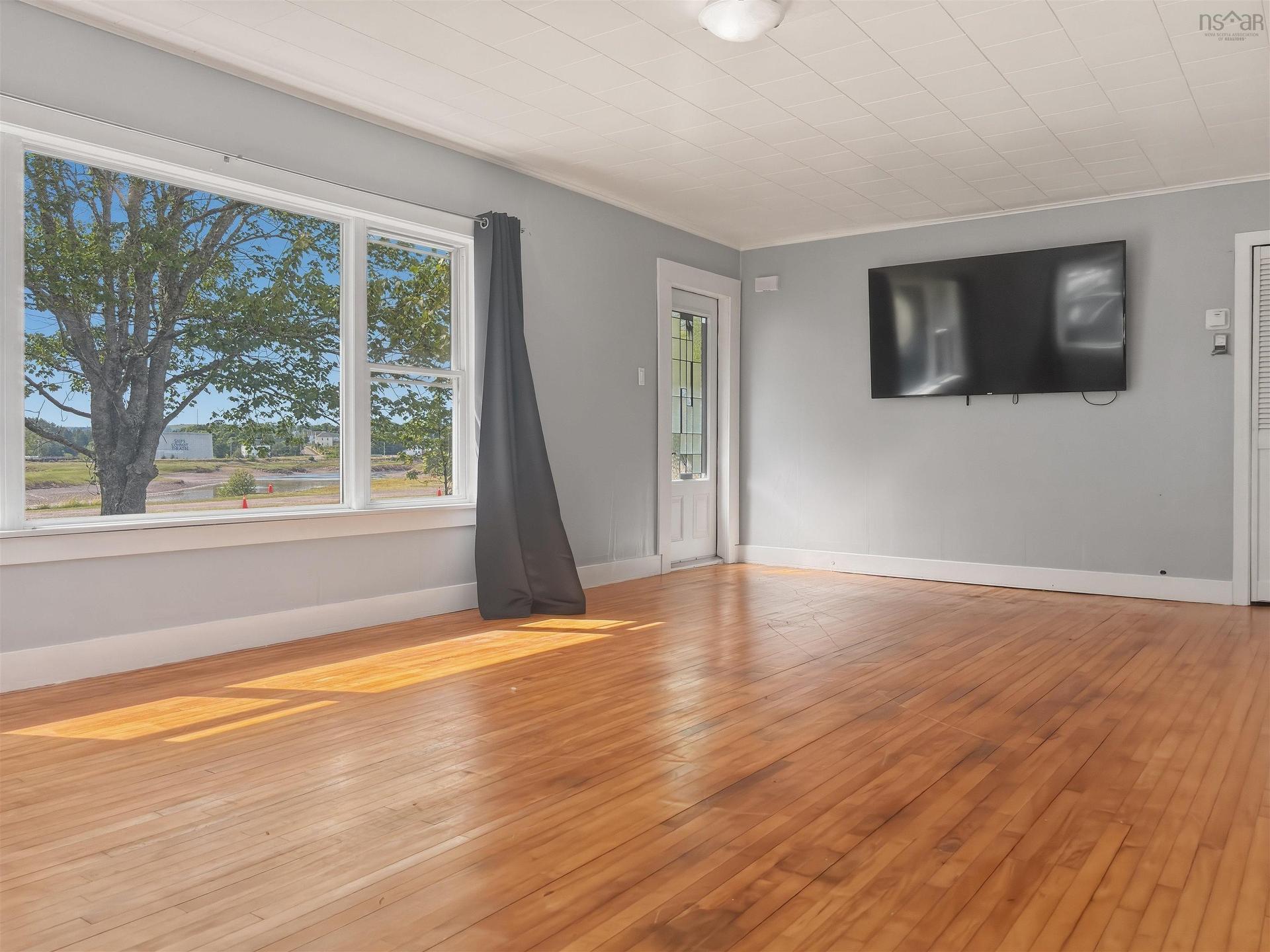119 Pier Road, Parrsboro, NS - Indoor