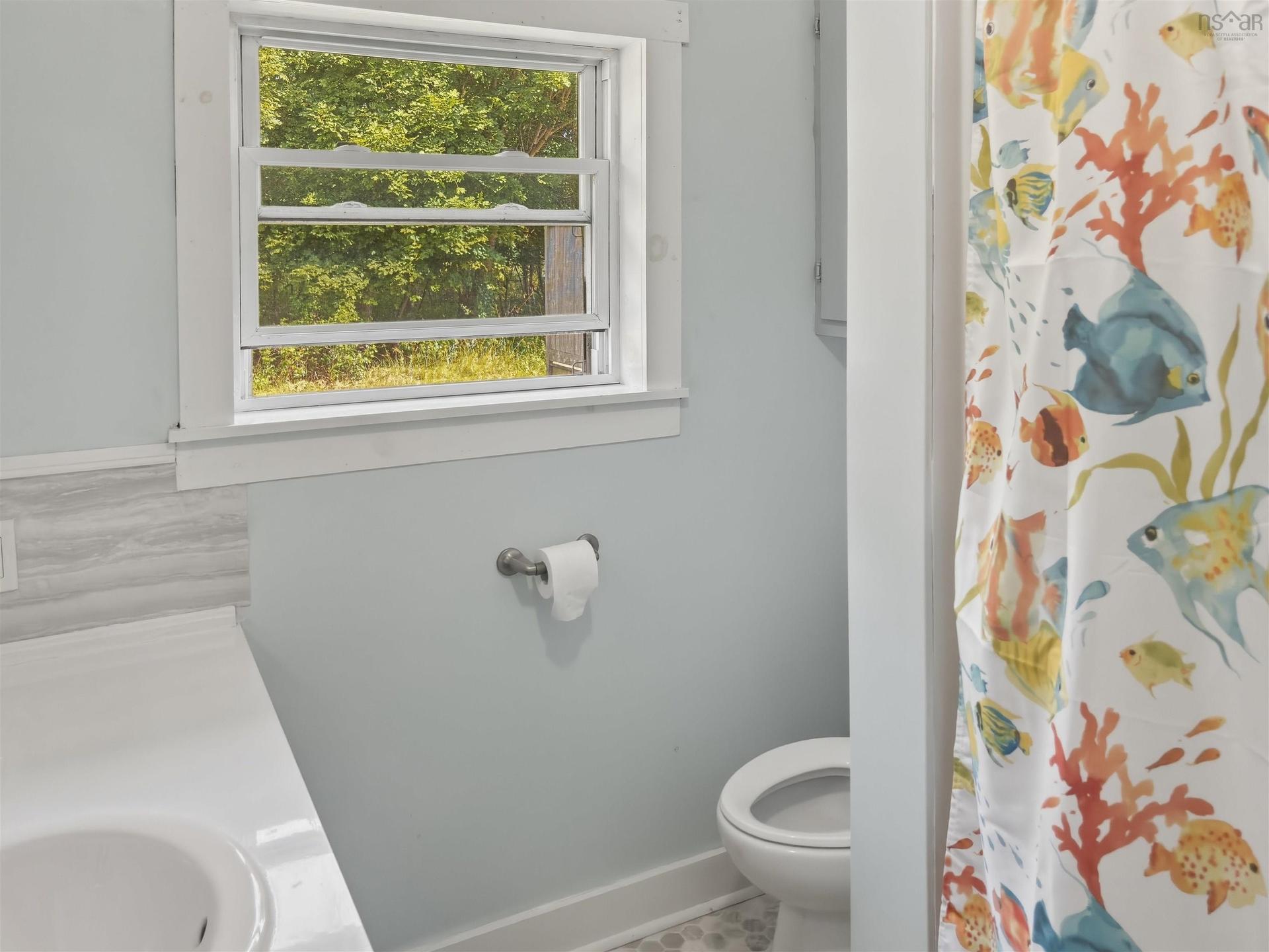 119 Pier Road, Parrsboro, NS - Indoor Photo Showing Bathroom
