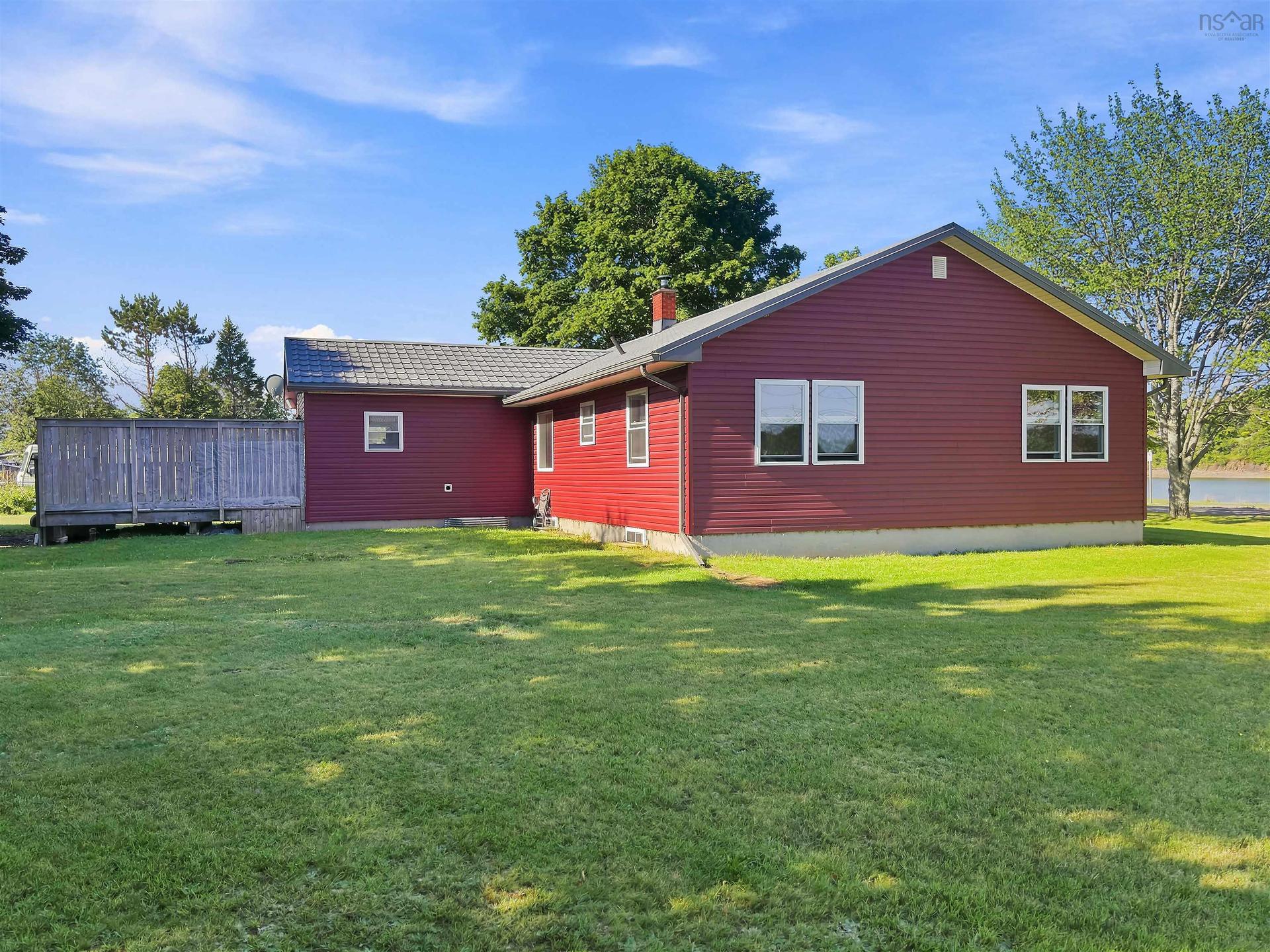 119 Pier Road, Parrsboro, NS - Outdoor With Exterior