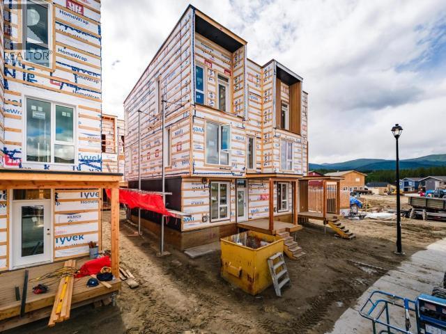 1-244 Witch Hazel Drive, Whitehorse, YT - Outdoor