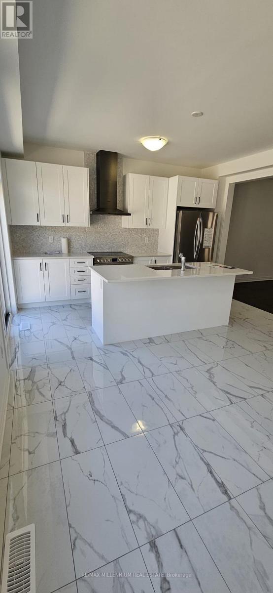 12 Deer Ridge Crescent, Whitby, ON - Indoor Photo Showing Kitchen