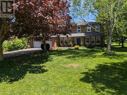 11 LYNDA AVENUE Mono, ON L9W 1Z4
