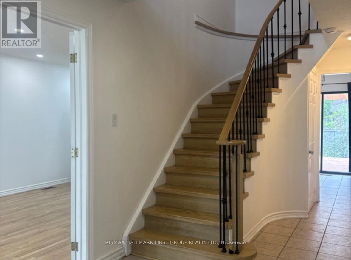 6 Carruthers Crescent, Barrie, ON - Indoor Photo Showing Other Room