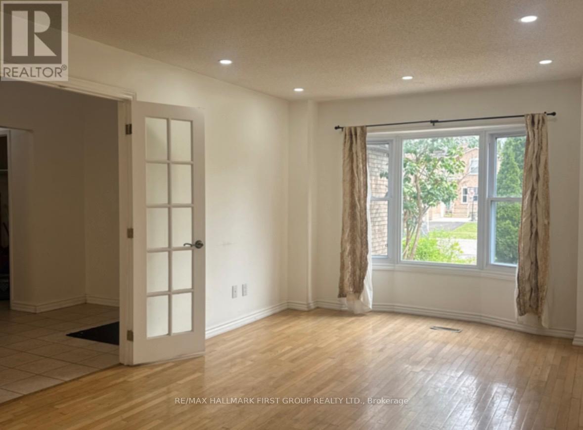 6 Carruthers Crescent, Barrie, ON - Indoor Photo Showing Other Room