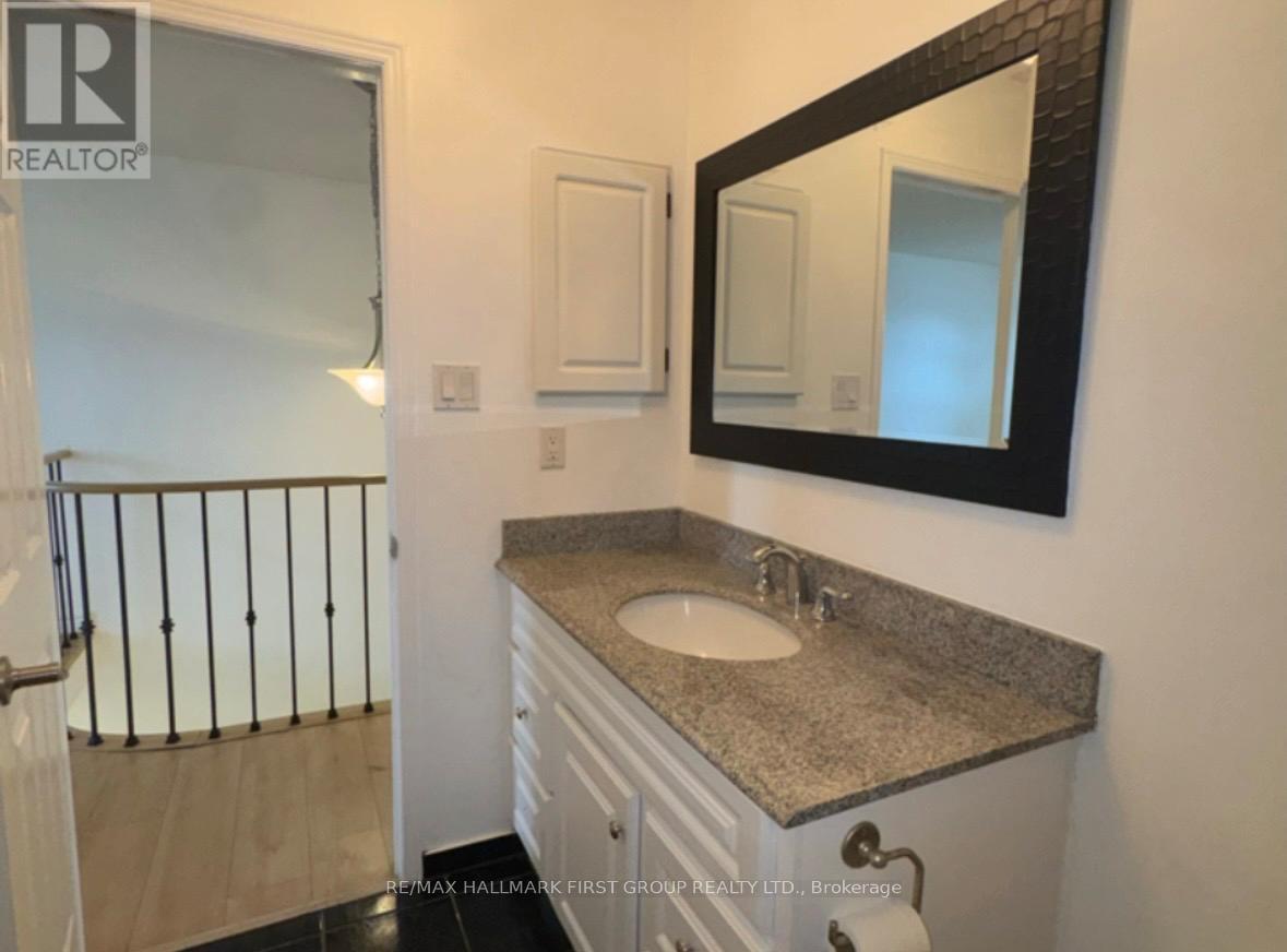 6 Carruthers Crescent, Barrie, ON - Indoor Photo Showing Bathroom