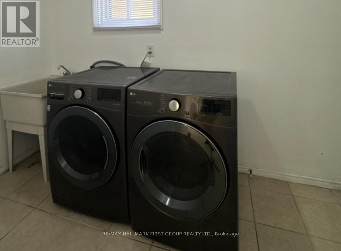 6 Carruthers Crescent, Barrie, ON - Indoor Photo Showing Laundry Room