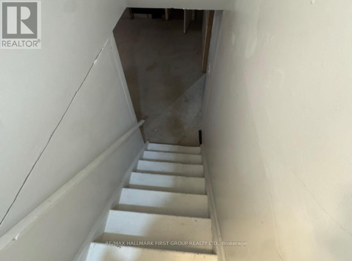 6 Carruthers Crescent, Barrie, ON - Indoor Photo Showing Other Room