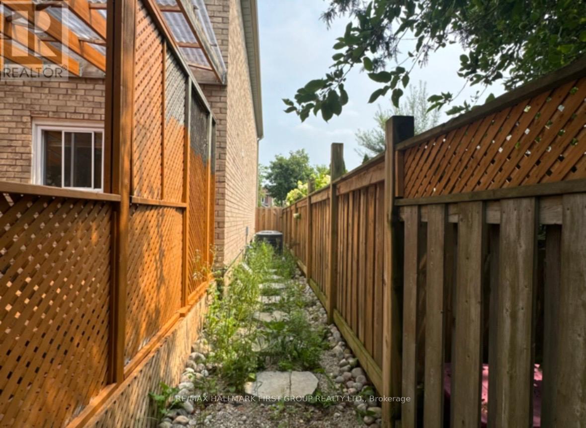6 Carruthers Crescent, Barrie, ON - Outdoor