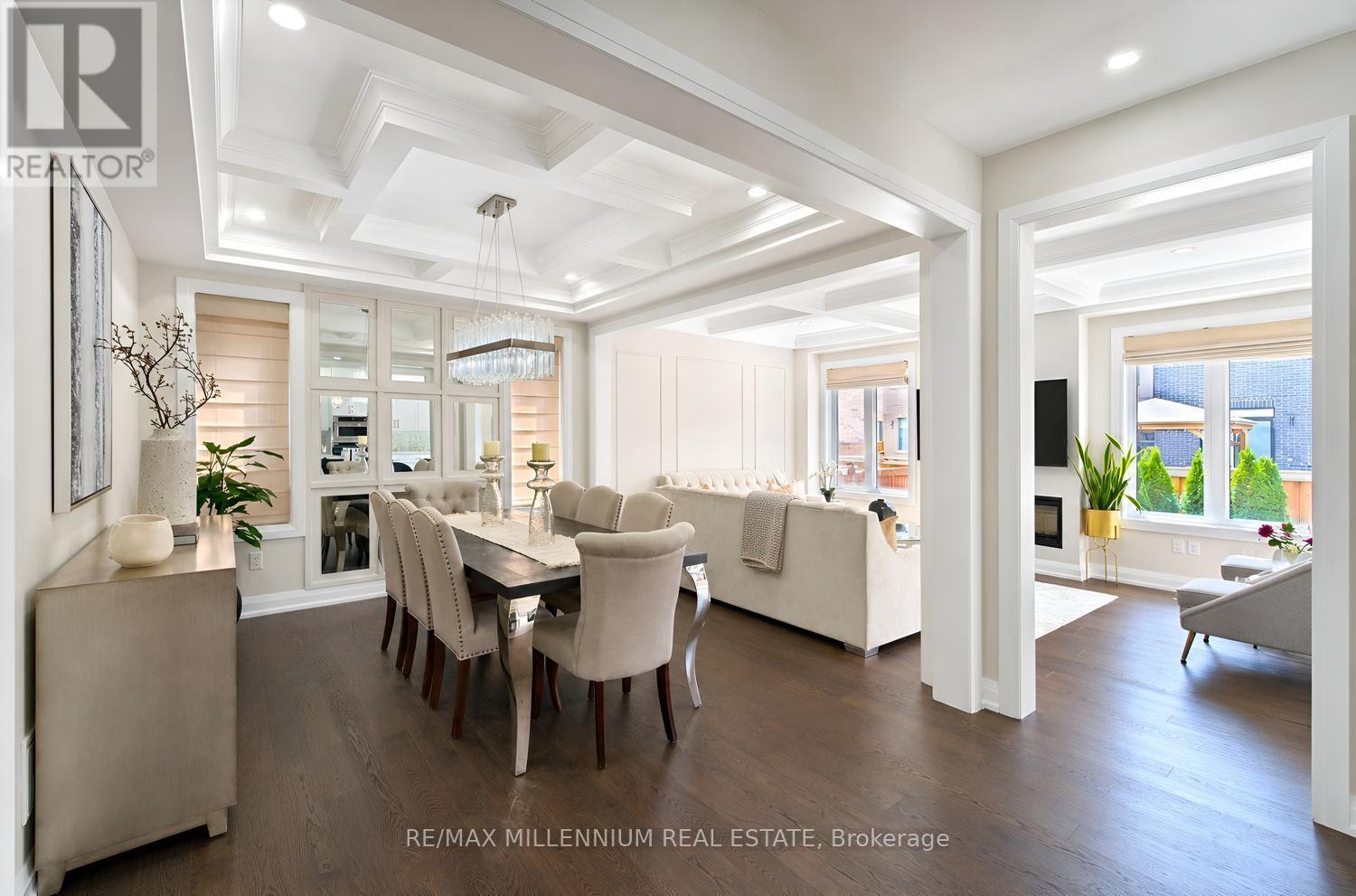 18 Boone Crescent, Vaughan, ON - Indoor Photo Showing Dining Room