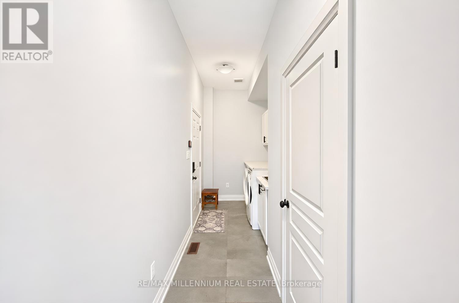 18 Boone Crescent, Vaughan, ON - Indoor Photo Showing Other Room
