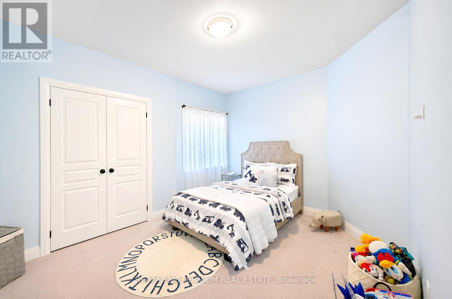 18 Boone Crescent, Vaughan, ON - Indoor Photo Showing Bedroom