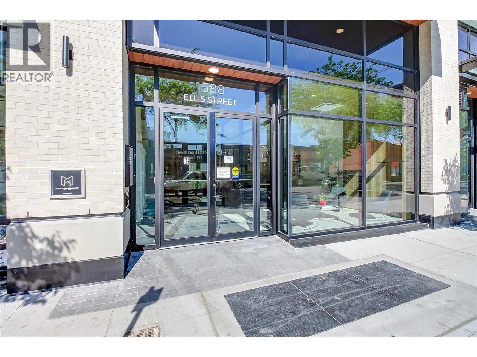 Building entrance - 1588 Ellis Street Unit# 1501, Kelowna, BC - Outdoor