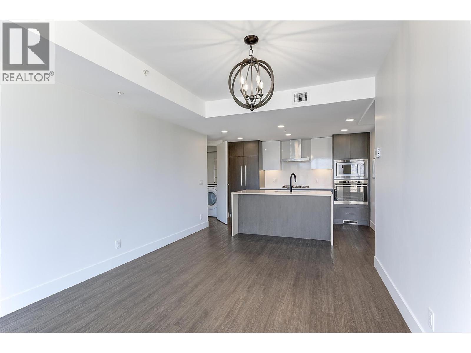 1588 Ellis Street Unit# 1501, Kelowna, BC - Indoor Photo Showing Kitchen