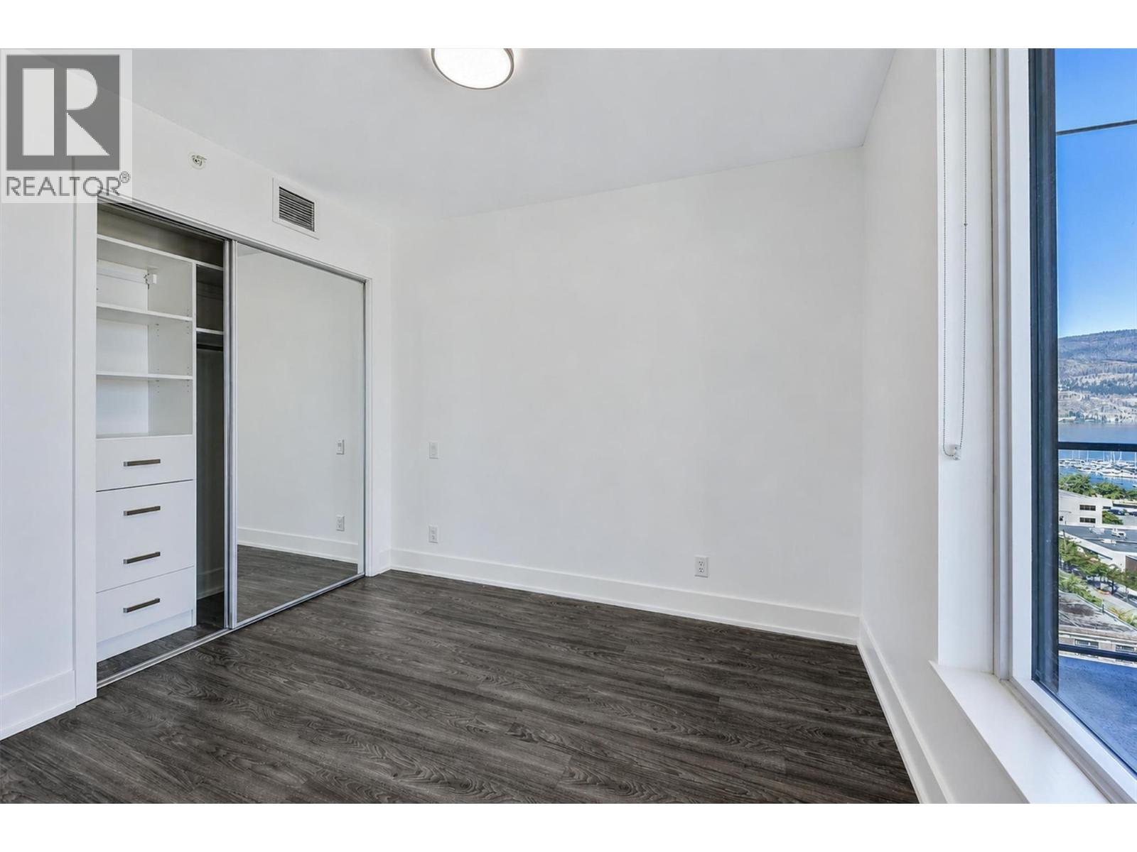 1588 Ellis Street Unit# 1501, Kelowna, BC - Indoor Photo Showing Other Room