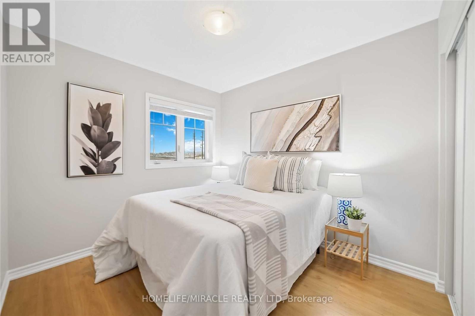 21 Donlamont Circle, Brampton, ON - Indoor Photo Showing Bedroom