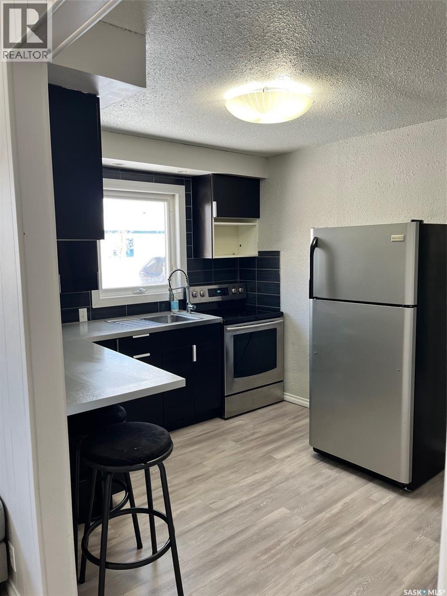 316 5Th Street W, Carlyle, SK - Indoor Photo Showing Kitchen