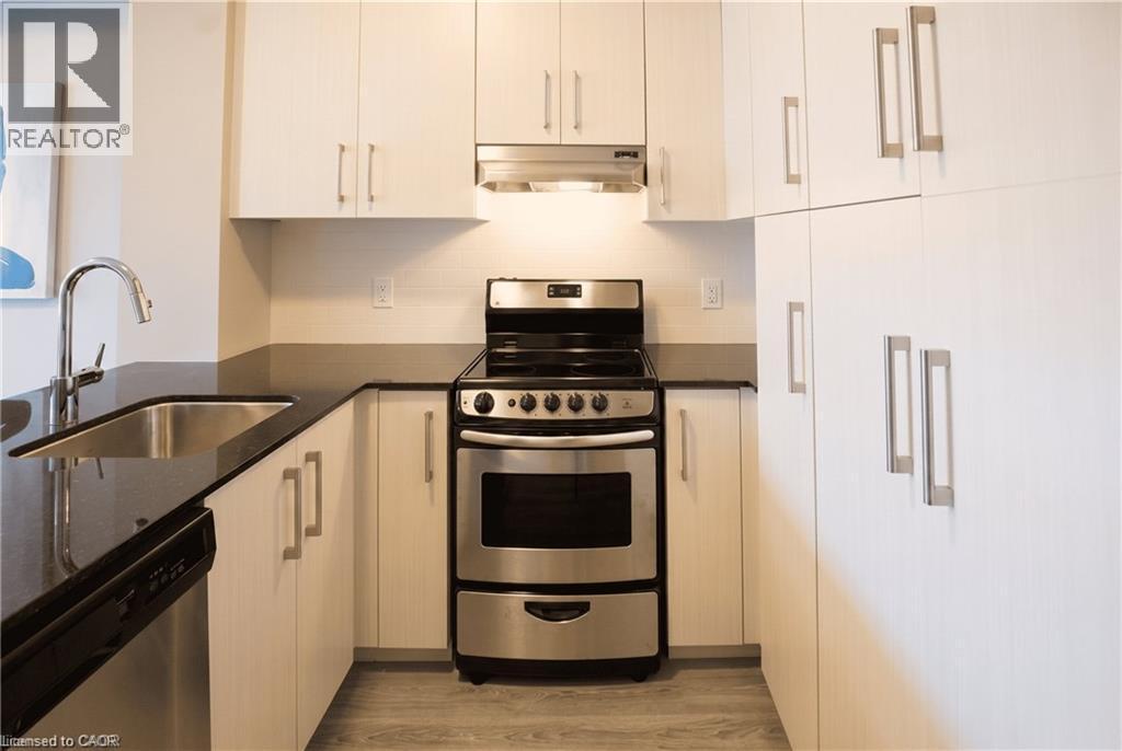 40 Esplanade Lane Unit# 402, Grimsby, ON - Indoor Photo Showing Kitchen With Stainless Steel Kitchen